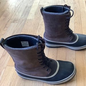 Mens Sorel boots in size 10